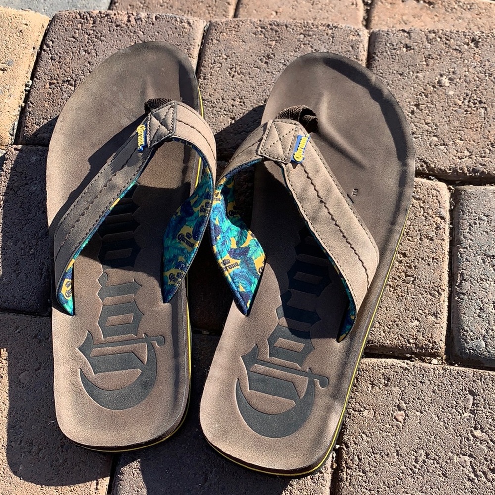 Corona flip flops never worn
